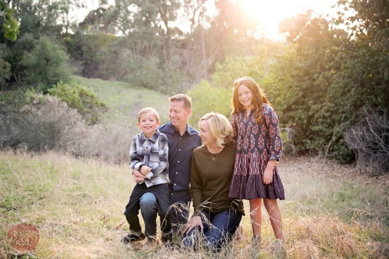 mom, dad, and children in rancho palos verdes for family photo session